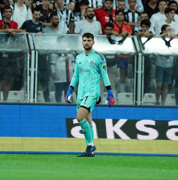 Beşiktaş - Kayserispor maçında yok yok Kırmızı kartlar havada uçuştu, yeni transfer çılgına döndü