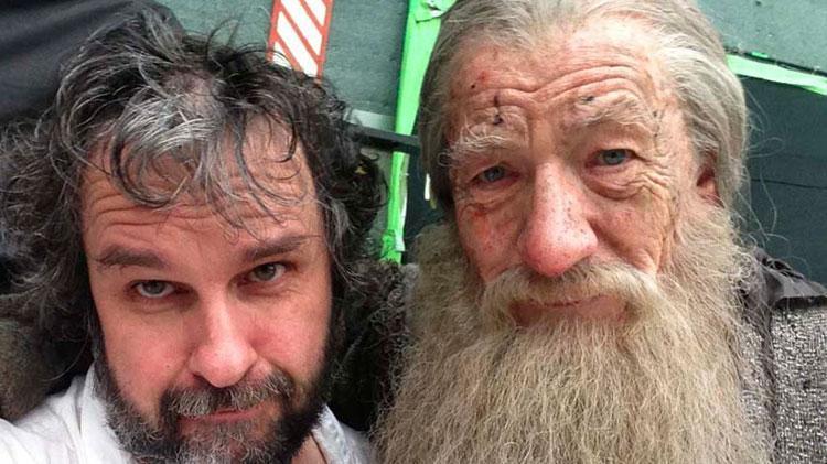 J. R. R. Tolkien’in müthiş eseri efsanevi film serisi Yüzüklerin Efendisi ve Hobbit hangi sırayla izlenir