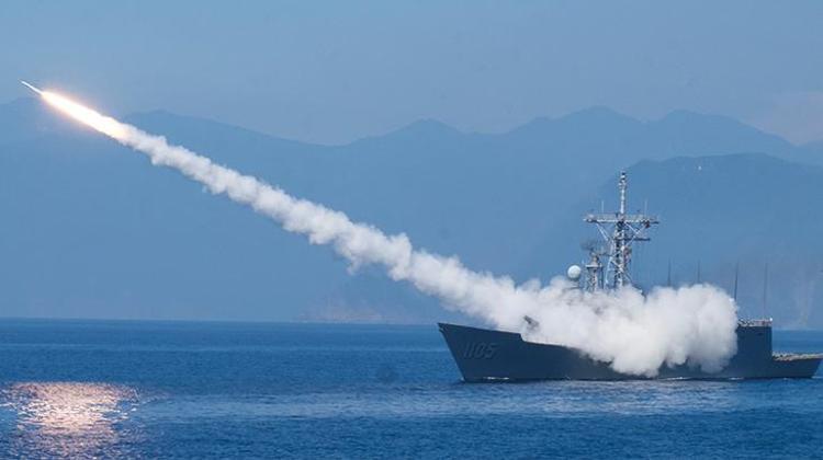 Çin ordusu harekete geçti Tayvanı dört bir yandan kuşattılar, dünyaya son dakika açıkladılar