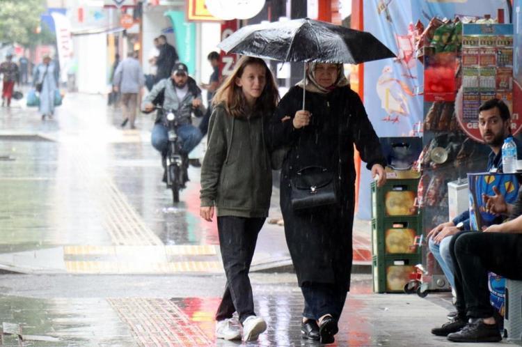 Şiddetli yağmur başlıyor, sarı kodlu uyarı ve saat verildi Günlerce sürecek, Meteoroloji son dakika açıkladı İstanbul, İzmir, Antalya dahil...