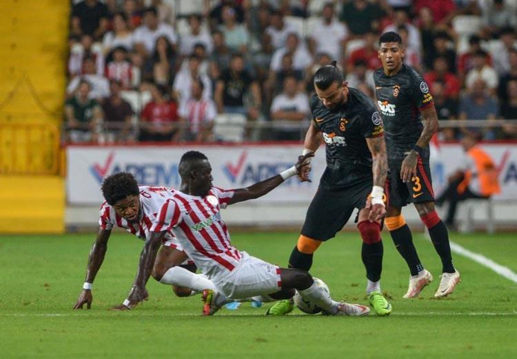 Onun için futbolcu değil demişti Dün akşam taraftarları delirtti Okan Buruk Torrente hak verdi