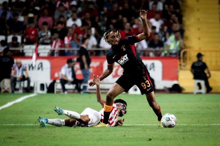 TORRENT BOEY İÇİN FUTBOLCU DEĞİL DEMİŞTİ
