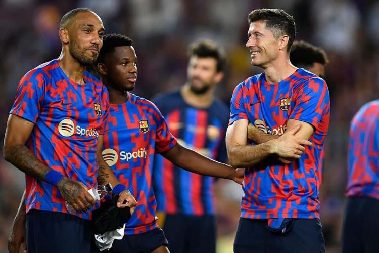 Transferler tek tek geri dönebilir Barcelonada büyük skandal kapıda: Lewandowski, Franck Kessie, Christensen, Jules Kounde, Raphinha için son gün cumartesi...
