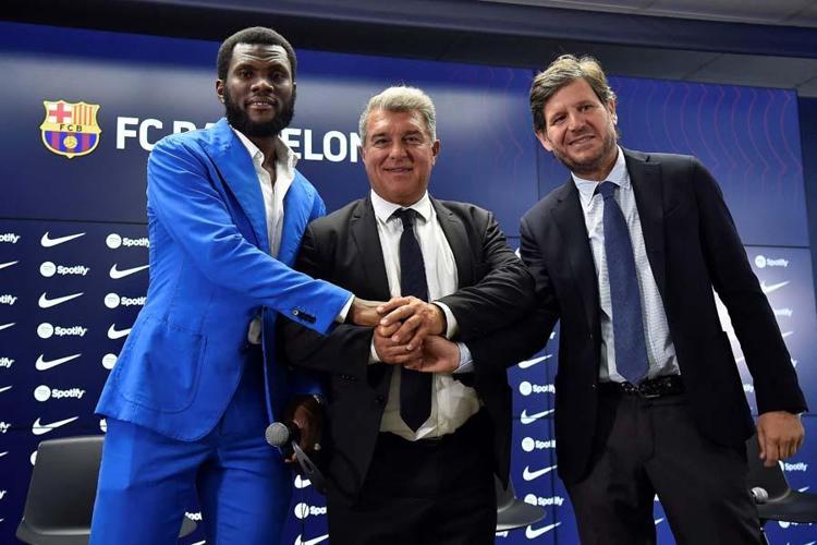 Transferler tek tek geri dönebilir Barcelonada büyük skandal kapıda: Lewandowski, Franck Kessie, Christensen, Jules Kounde, Raphinha için son gün cumartesi...
