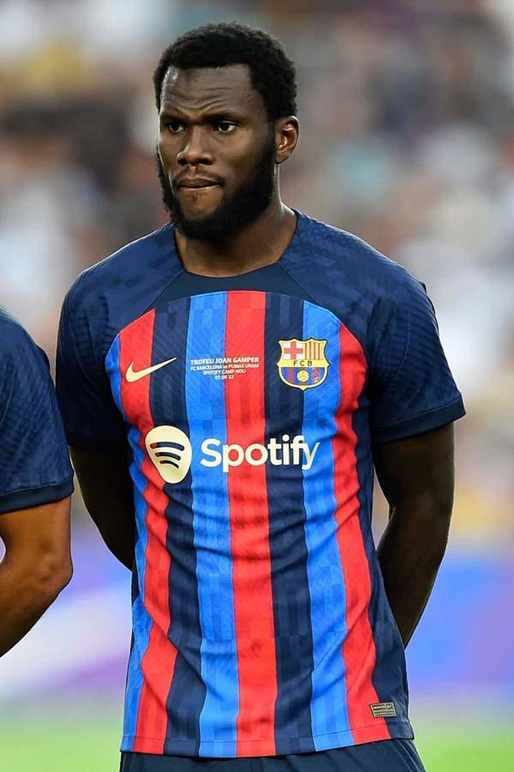 Transferler tek tek geri dönebilir Barcelonada büyük skandal kapıda: Lewandowski, Franck Kessie, Christensen, Jules Kounde, Raphinha için son gün cumartesi...