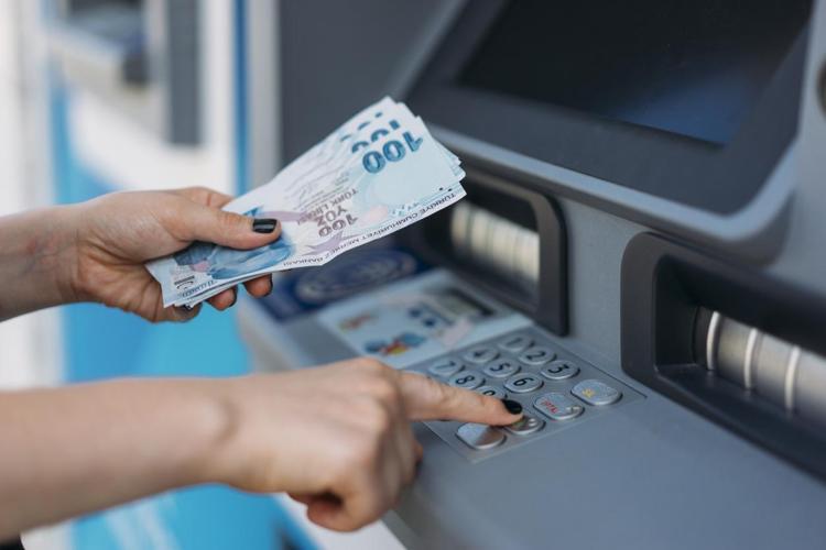 İhtiyaç, konut, taşıt kredisi faiz oranları tamamen değişti Bankalar peş peşe duyurdu: Ziraat Bankası, Vakıfbank, Halkbank, Garanti, İş Bankası...