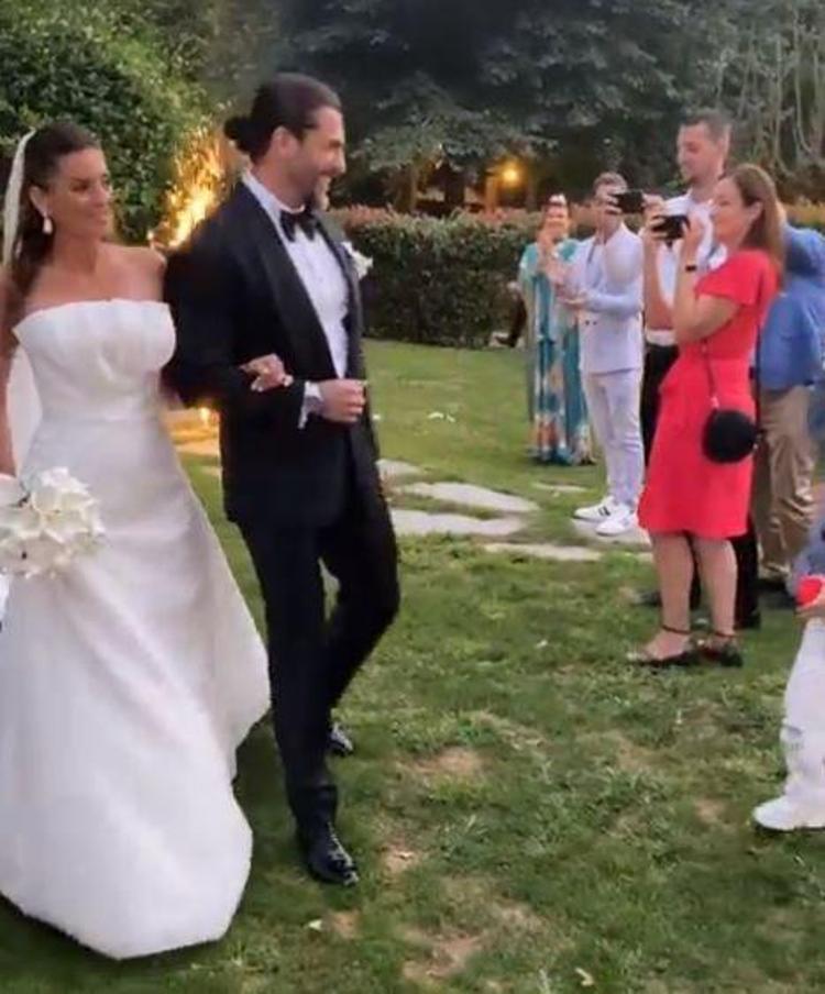 Cengiz Coşkun, Romanyalı sevgilisi Beatrica Lorena ile evlendi