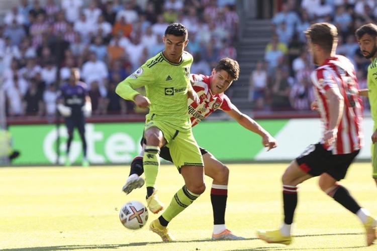 Galatasaray forması bile giydirmişlerdi Dün Brentforddan 4 yediler Ronaldoyu eski dosta teklif ettiler