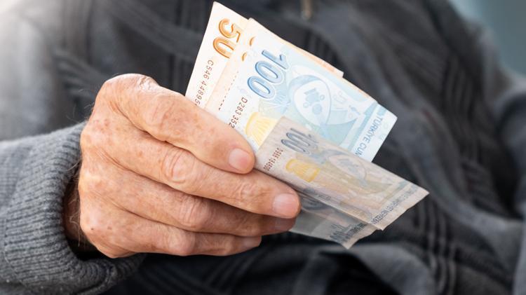 Emekliye 8 bin liralık ek gelir Emekli promosyonunda en yüksek rakam Bankalar tek tek açıkladı