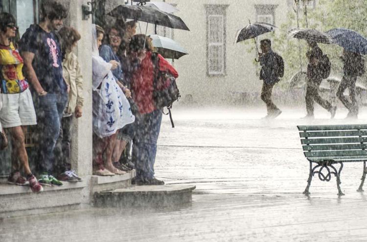 17 il için Meteorolojiden sağanak yağış uyarısı Devasa kütle haritada göründü İstanbula doğru ilerliyor...