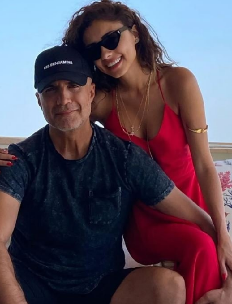 Özcan Deniz oğlu Kuzey ve sevgilisi Samar Dadgar’la tatile çıktı İyi anlaştılar