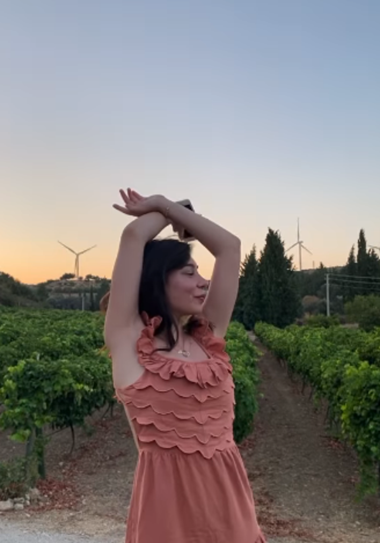 Alemin Kıralının Obeni Birsu Demir tatil pozlarıyla adından söz ettirdi