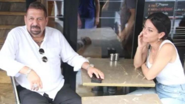 Erman Toroğlu 34 yaş küçük eşiyle ilk kez objektiflere takıldı