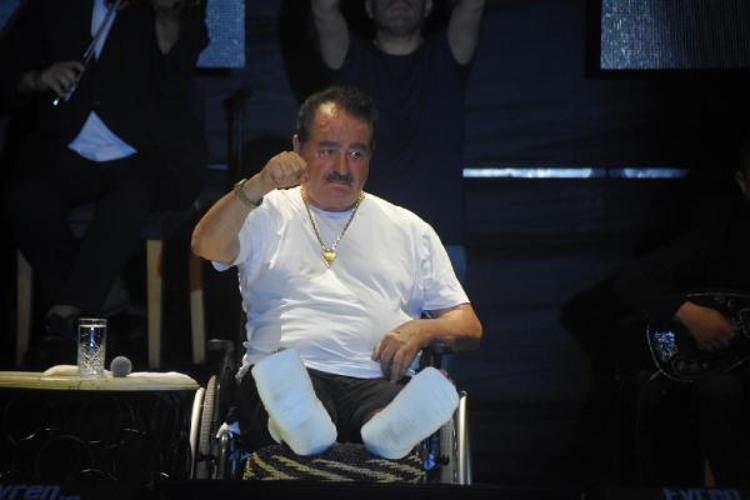 TEKERLEKLİ SANDALYE İLE KONSER VERDİ