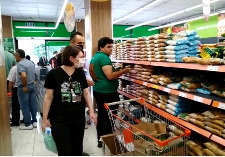 Marketlerde yüzde 30 indirim Akın ettiler, sıvı yağ, süt, yumurta, peynir hepsinde geçerli
