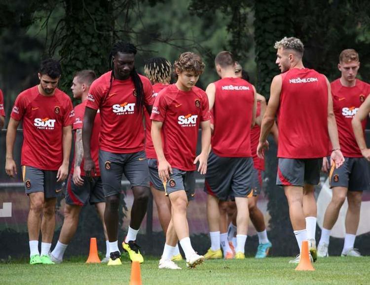 Galatasarayın Trabzonspor maçı kadrosu belli oldu Yeni transferler derbide yok