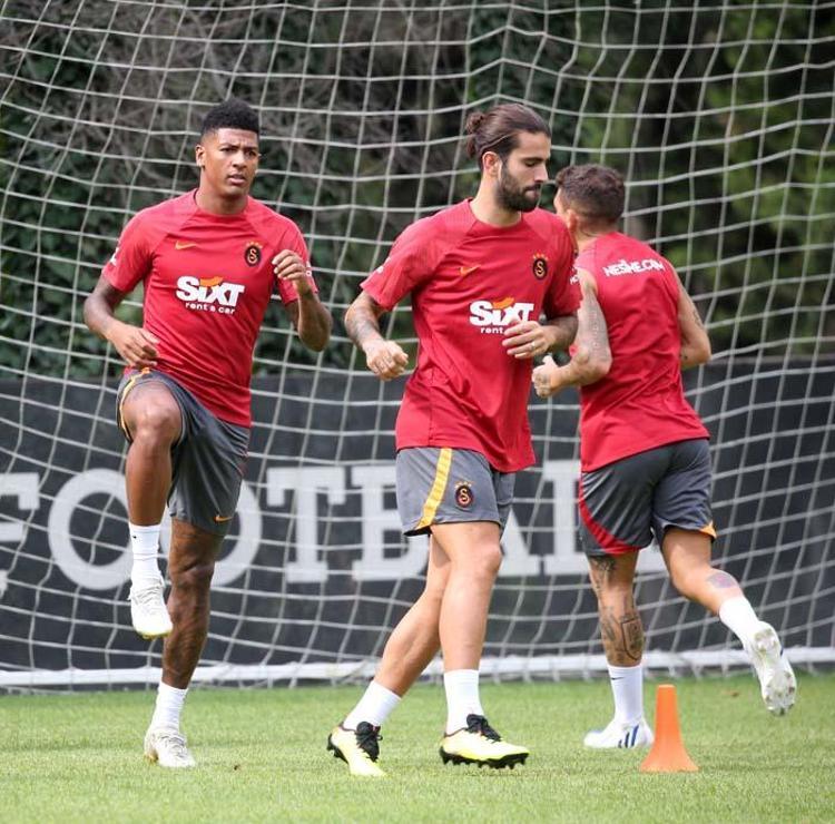 Galatasarayın Trabzonspor maçı kadrosu belli oldu Yeni transferler derbide yok