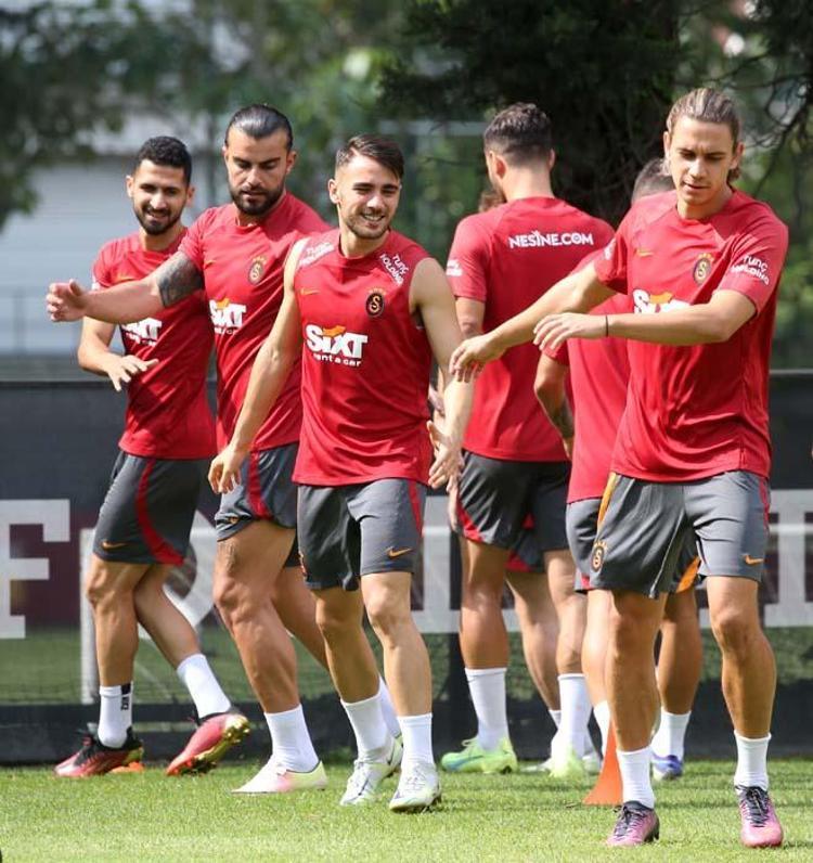 Galatasarayın Trabzonspor maçı kadrosu belli oldu Yeni transferler derbide yok
