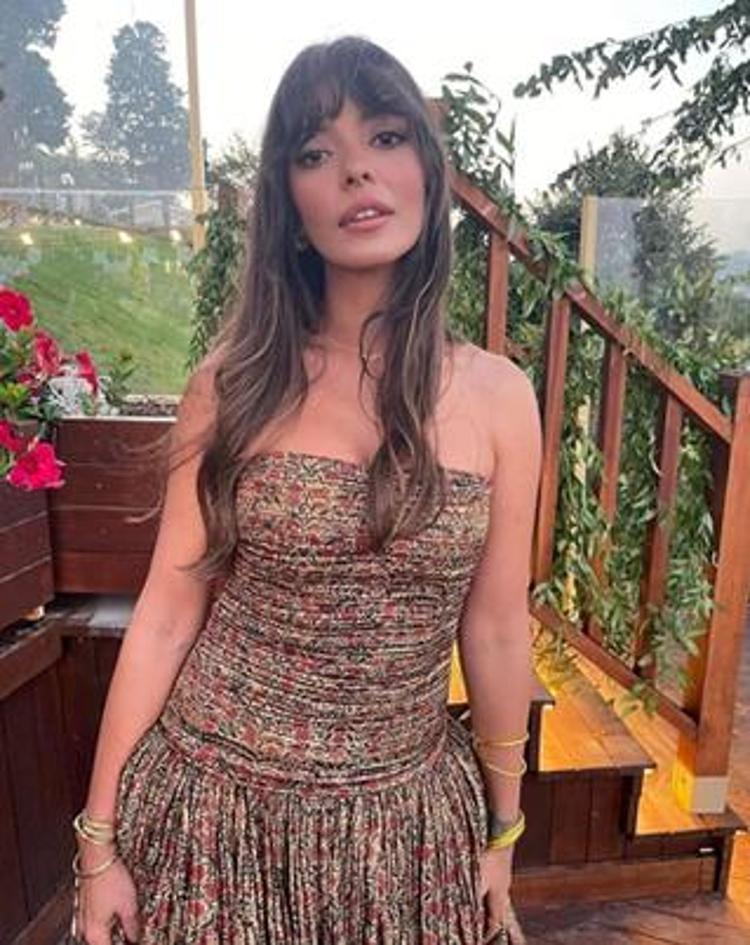 Demet Özdemir ile Oğuzhan Koç evlendi Özdemirin gelinlik modeli çok konuşuldu