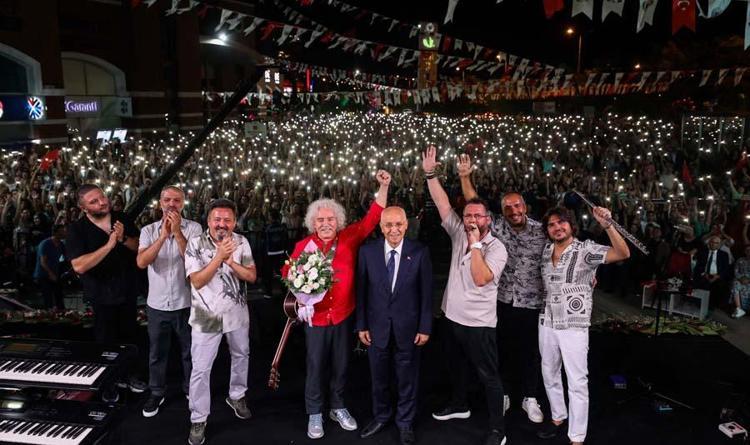 Yeni Türkü’den unutulmaz konser