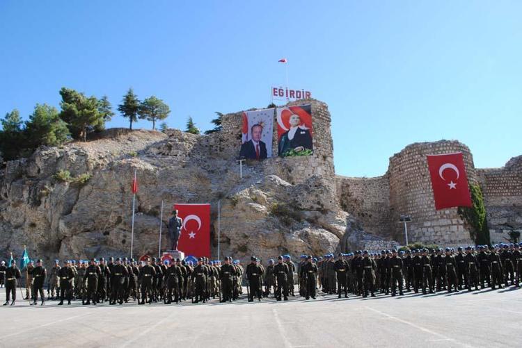 Sokak köpeği askerleri yalnız bırakmadı
