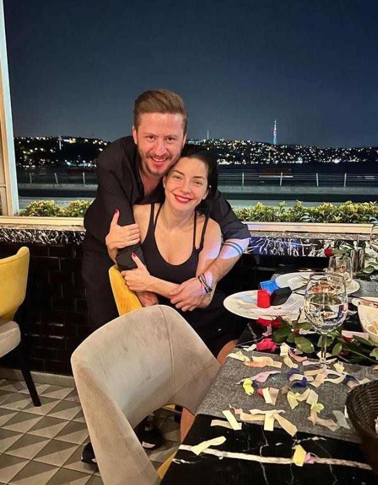 Merve Boluğur evleniyor Sevgilisi Mert Aydından evlilik teklifi aldı: Evet dedim