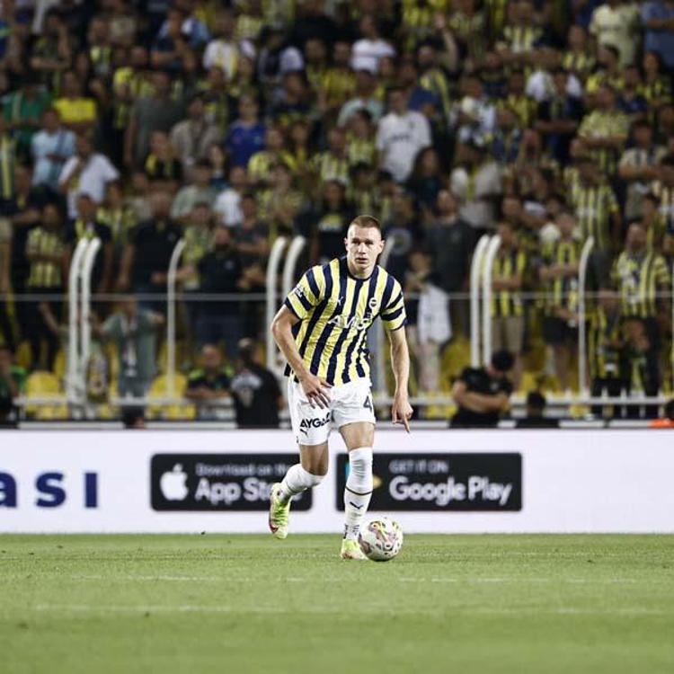 Kim Min Jaenin yerine stoper aldı yeni transfer iki maçta yuhalandı