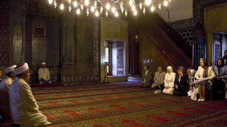 KURAN-I KERİM DİNLEMEK İSTEDİ