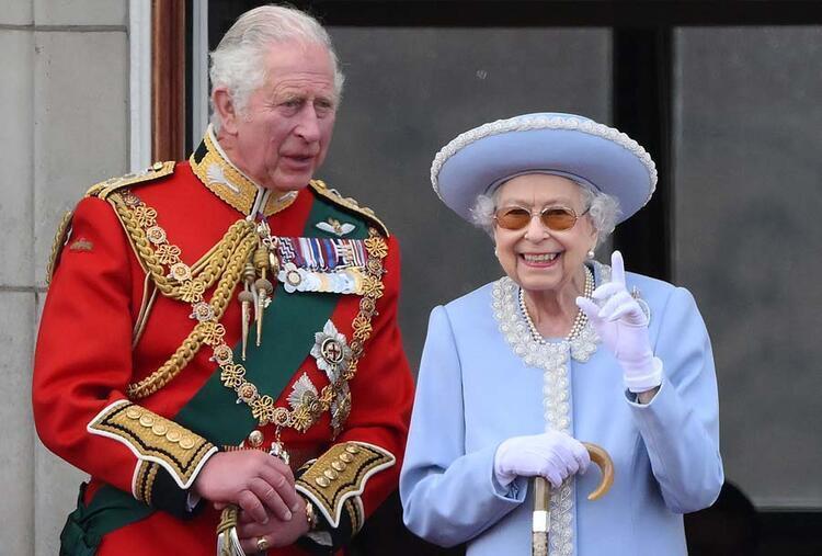 İngiltere’de Kral 3. Charles dönemi başladı Kraliçe 2. Elizabeth’in tarihe damga vuran Türkiye ziyaretleri gündeme geldi