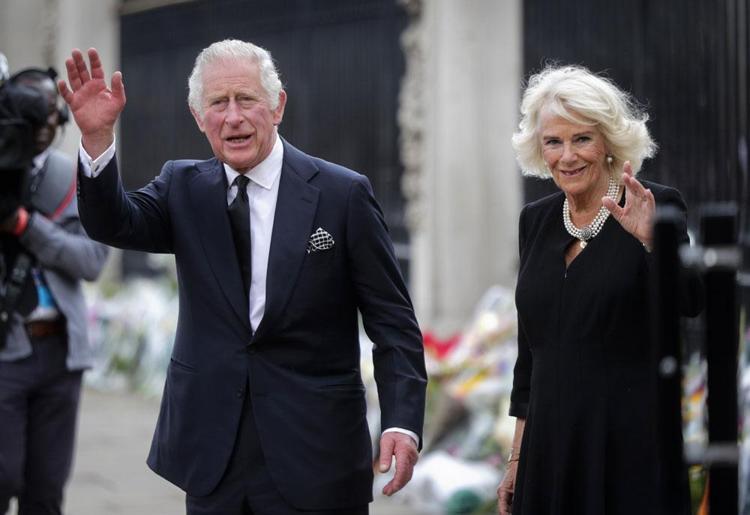 İngiltere’de Kral 3. Charles dönemi başladı Kraliçe 2. Elizabeth’in tarihe damga vuran Türkiye ziyaretleri gündeme geldi