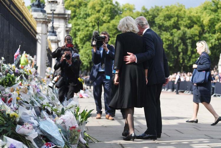 İngiltere’de Kral 3. Charles dönemi başladı Kraliçe 2. Elizabeth’in tarihe damga vuran Türkiye ziyaretleri gündeme geldi