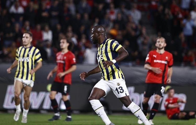 Lucescu Jorge Jesusun golcüsünü istedi Fenerbahçe yönetimi şok geçirdi