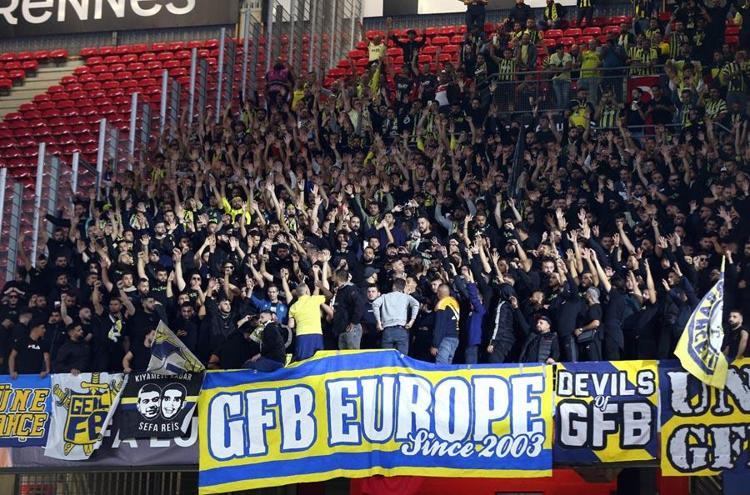 Yıldız futbolcunun bonservis parası çıktı İşte UEFA Avrupa Liginden kazanılan rakam