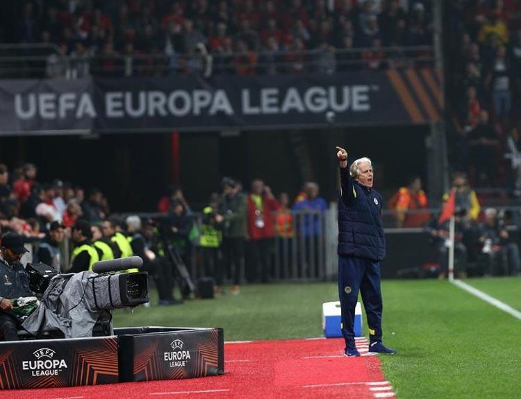 Yıldız futbolcunun bonservis parası çıktı İşte UEFA Avrupa Liginden kazanılan rakam