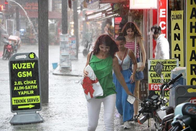 Kar yağışı başladı beyaza büründü Meteorolojiden son dakika uyarısı, il il açıklandı
