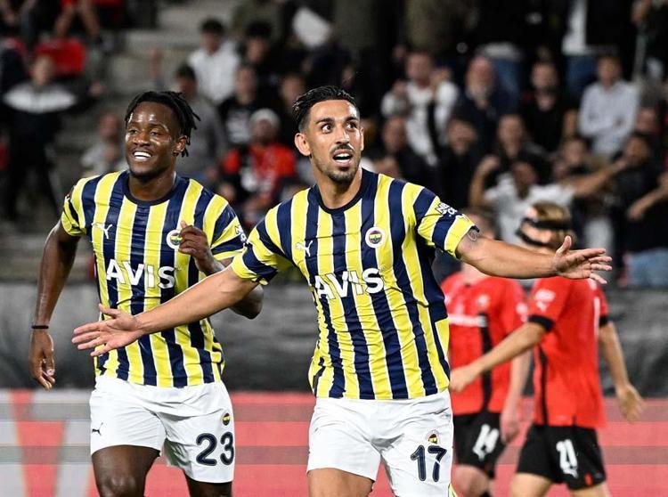 Fenerbahçe 32 oyuncu tescil etti