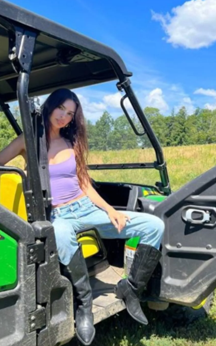 Emily Ratajkowskiden kadınlara destek