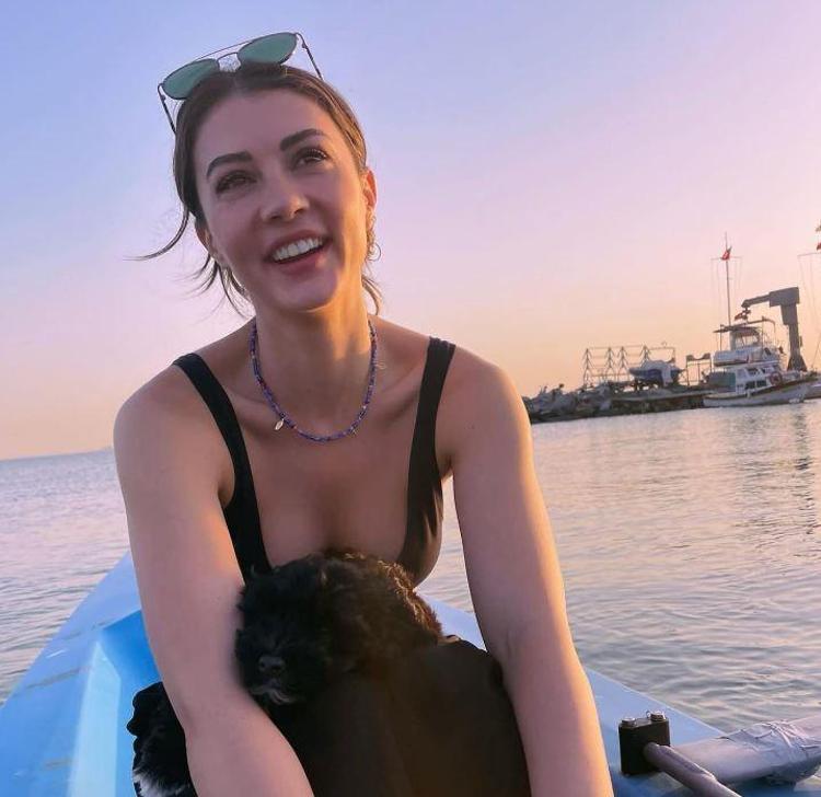 Burcu Özberk: Dizilerde neden 10 kişinin 9u silah kullanıyor