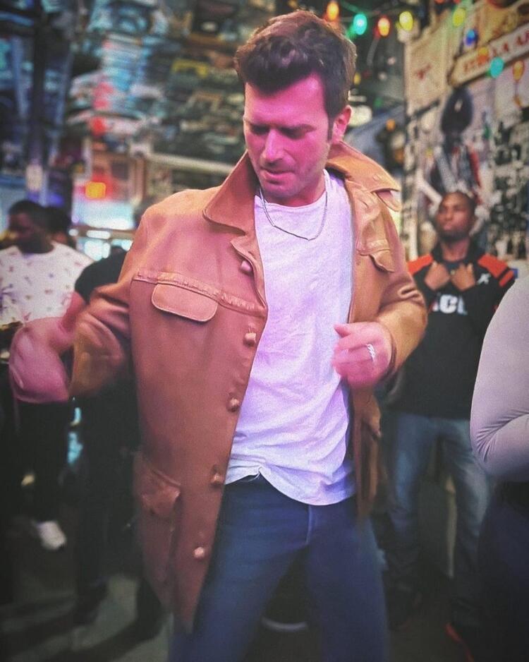 Kıvanç Tatlıtuğ’dan dans paylaşımı