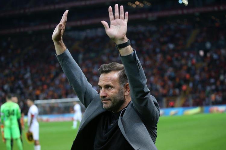 Okan Buruktan 6 yeteneğe operasyon Olan Mustafa Kapı ile Bartuğ Elmaza oldu