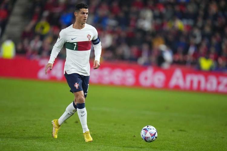 Cristiano Ronaldoya yapılan eleştiriler kız kardeşini çıldırttı: Hastasınız, ruhsuzsunuz, nankörsünüz, aptalsınız Annesinden çarpıcı transfer planı...