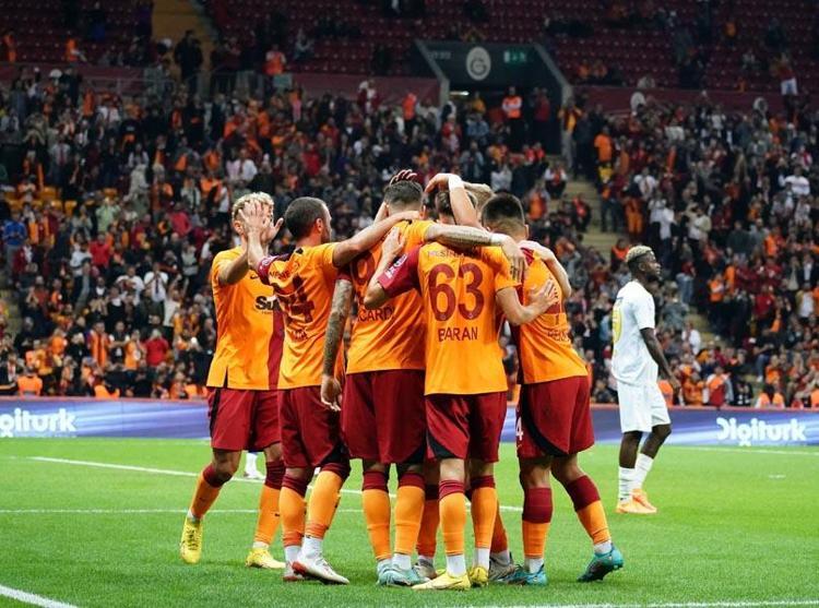 Torrentten Okan Buruka kalan tek isimdi Galatasaraydan Premier Lige gitti