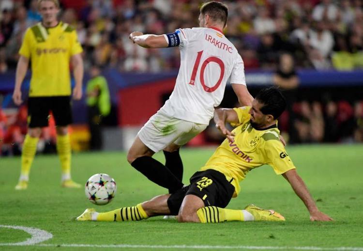 Dortmund hezimeti Julen Lopeteguinin sonu oldu Sevillada teknik direktör arayışlarında listenin başında Fatih Terim var...