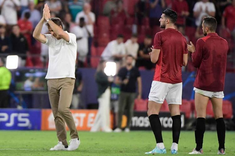 SEVILLA HEZİMETE UĞRADI, HOCA GÖNDERİLDİ