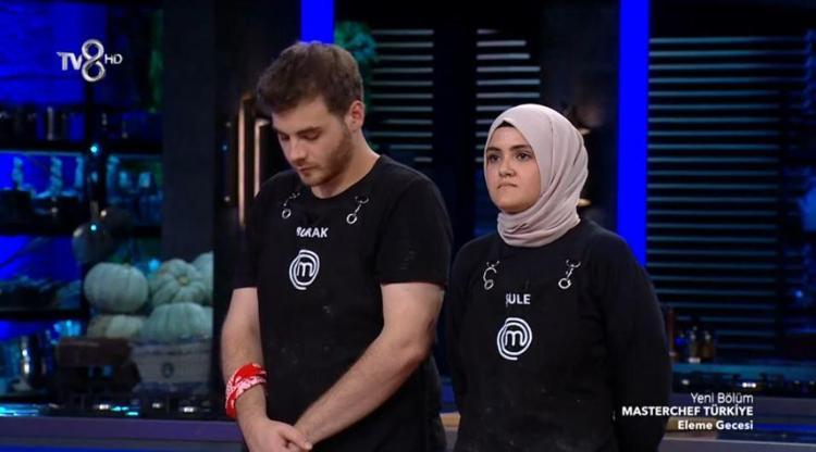 Masterchef Türkiyede kim elendi 9 Ekim 2022 Pazar Masterchef’e veda eden kim oldu Masterchef Türkiyede eleme gecesi Mehmet şef elenen ismi açıkladı