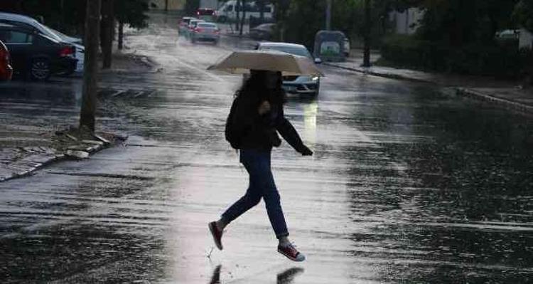 Çok şiddetli yağış geliyor, saati belli oldu Sıcaklık 14 dereceye düşecek, Meteoroloji il il son dakika uyardı