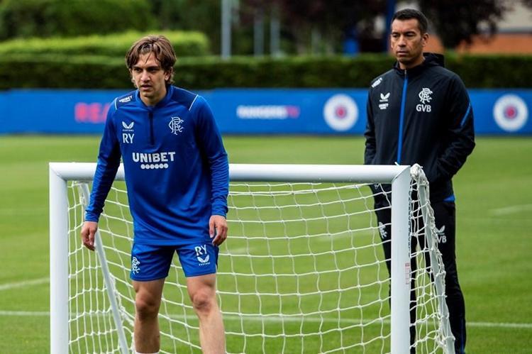 Van Bronckhorst oynatmadı Abdullah Avcı 1 numaraya onun ismini yazdı Hemen harekete geçelim