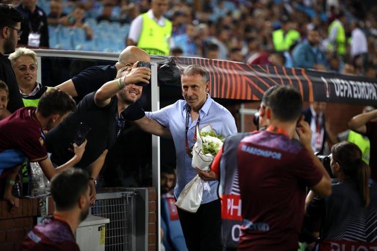 Van Bronckhorst oynatmadı Abdullah Avcı 1 numaraya onun ismini yazdı Hemen harekete geçelim
