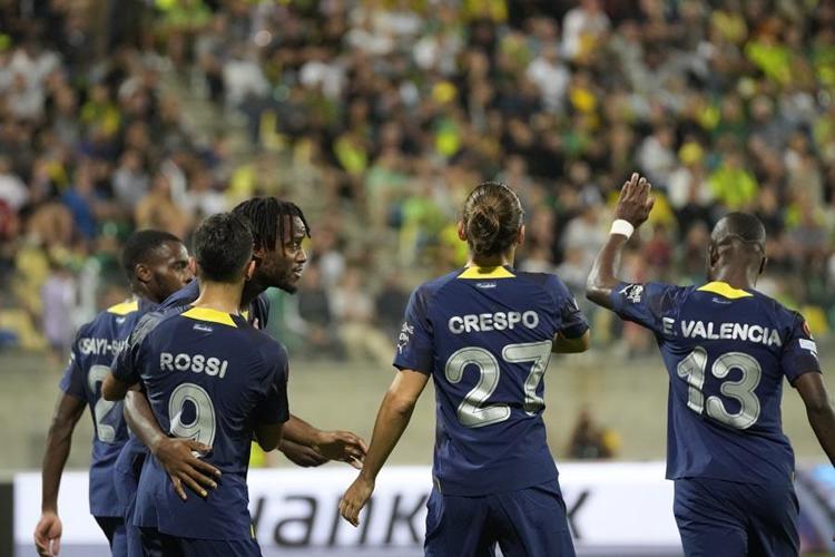 AEK Larnaca maçından sonra olay yaratan sözler: Bu adam açlık sınırında maaş alıyor...