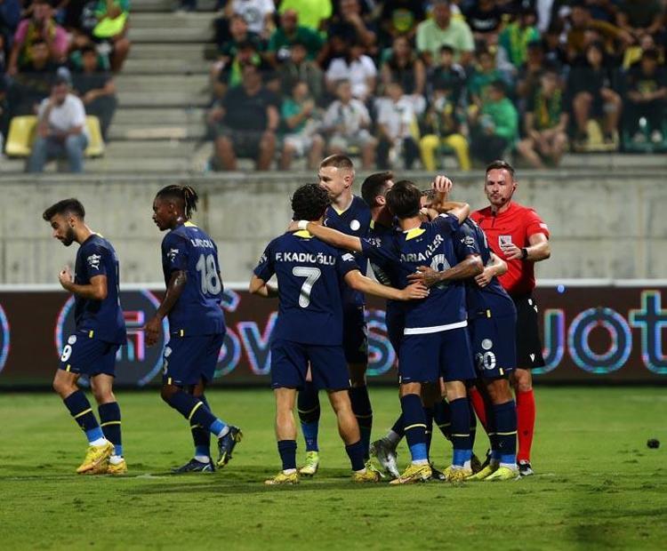 AEK Larnaca maçından sonra olay yaratan sözler: Bu adam açlık sınırında maaş alıyor...